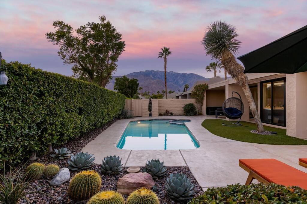 The Sunset House Pool & Spa Palm Springs Exterior photo